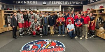 Athens Rock Lobsters honor veterans, recognizes combat veterans during locker room meet and greet